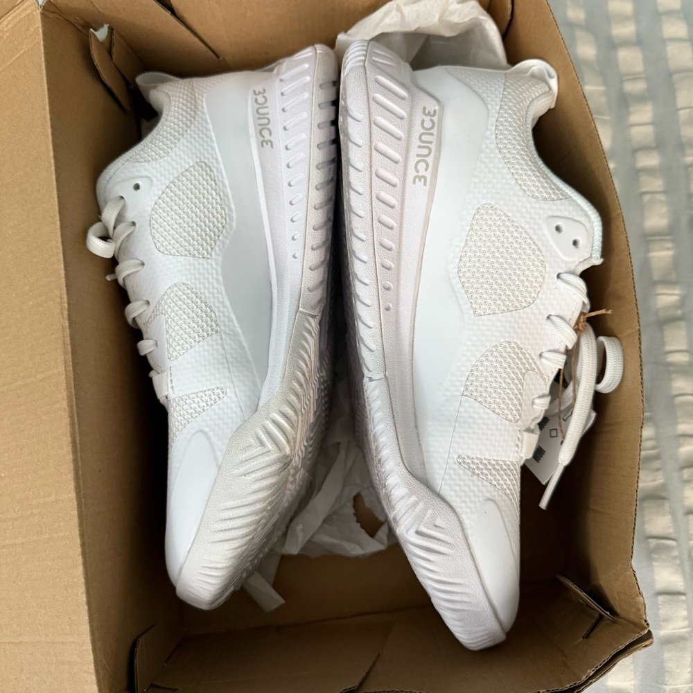 New Adidas Court Team Bounce 2.0 Women’s Volleyball Tennis shoes size 7 - Picture 4 of 7